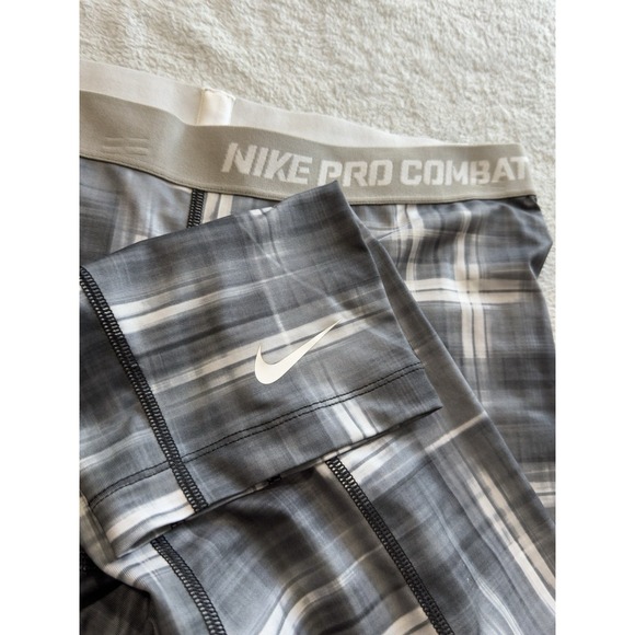 Nike Pro Combat Dri-fit Compression Cropped Leggings‎ Women's Size XL - Picture 1 of 10